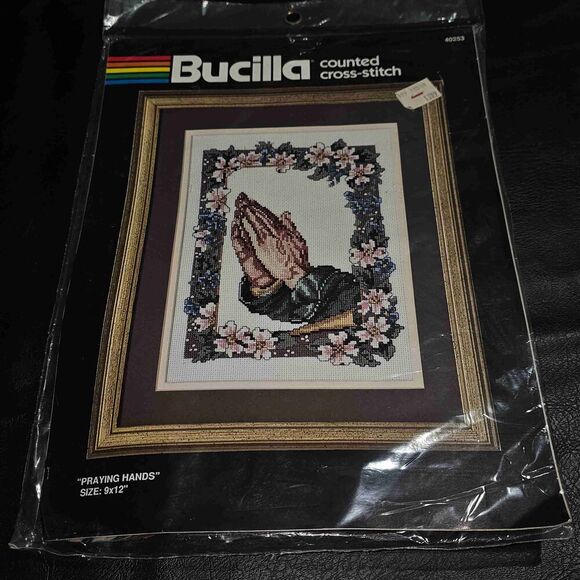 New Bucilla Praying Hands Cross Stitch Kit 40253 9x12 - Picture 1 of 2